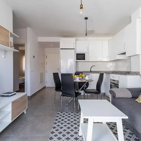 Sur Suites El Cano Atico דירה